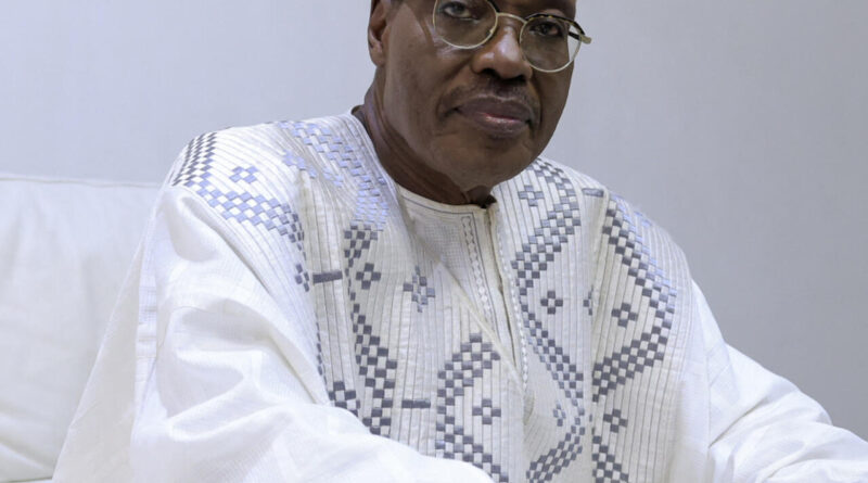 Cameroun : Issa Tchiroma Bakary cuisiné dans ses casseroles